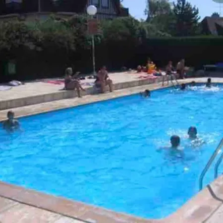 Апартаменты Cocon Douillet 4 Personnes A Deauville, 7min A Pied De La Довиль